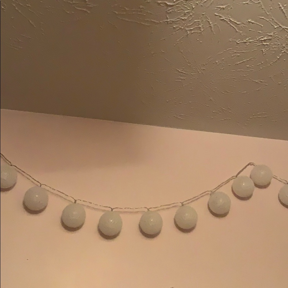 5- White ball string lights